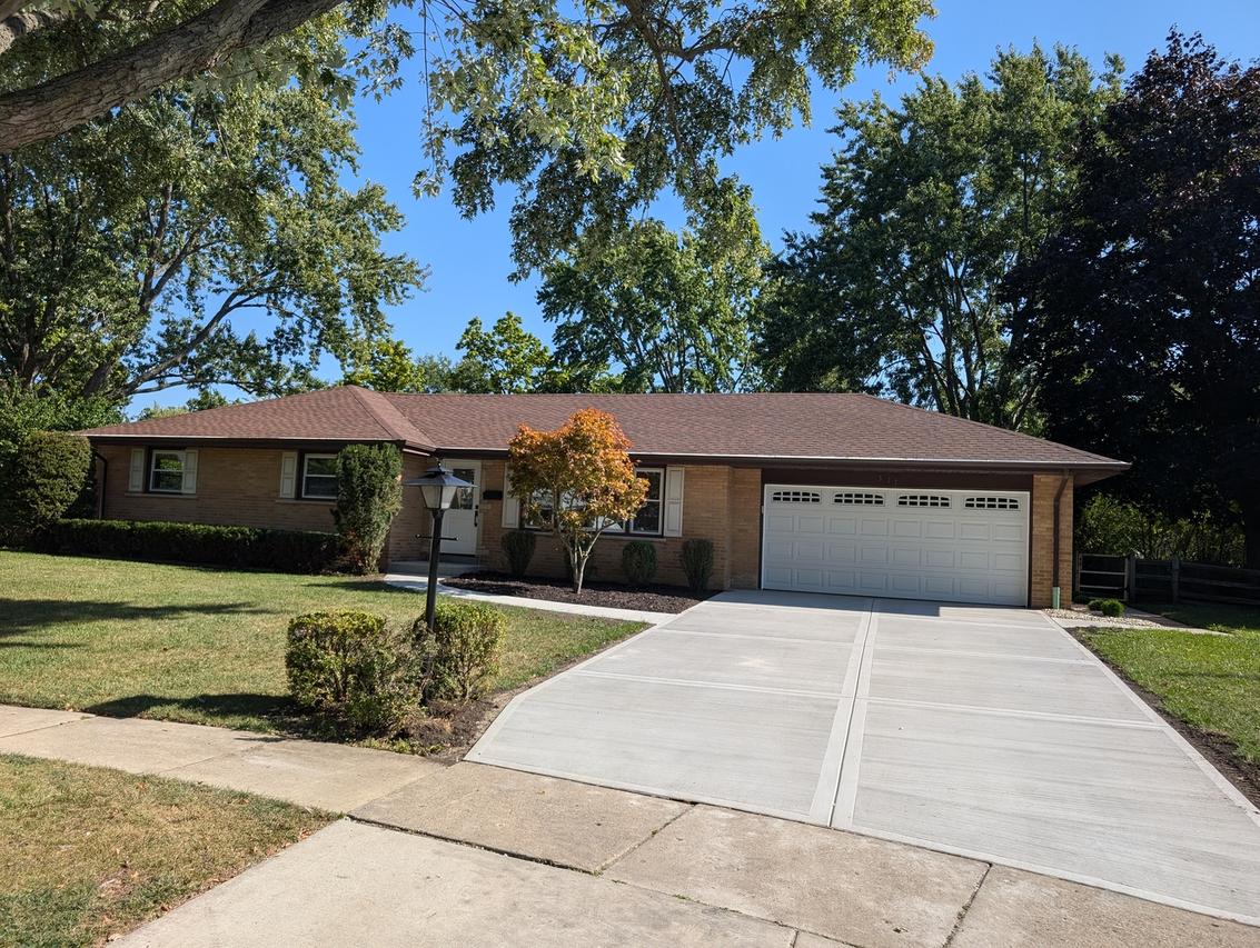 537 E Willow Ct., Palatine, IL 60074