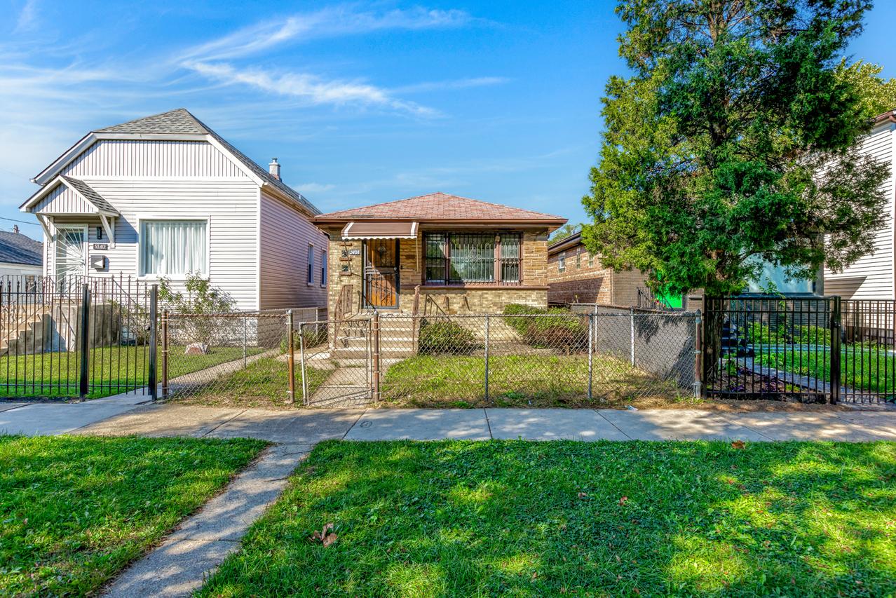 5338 W Kinzie St., Chicago, IL 60644