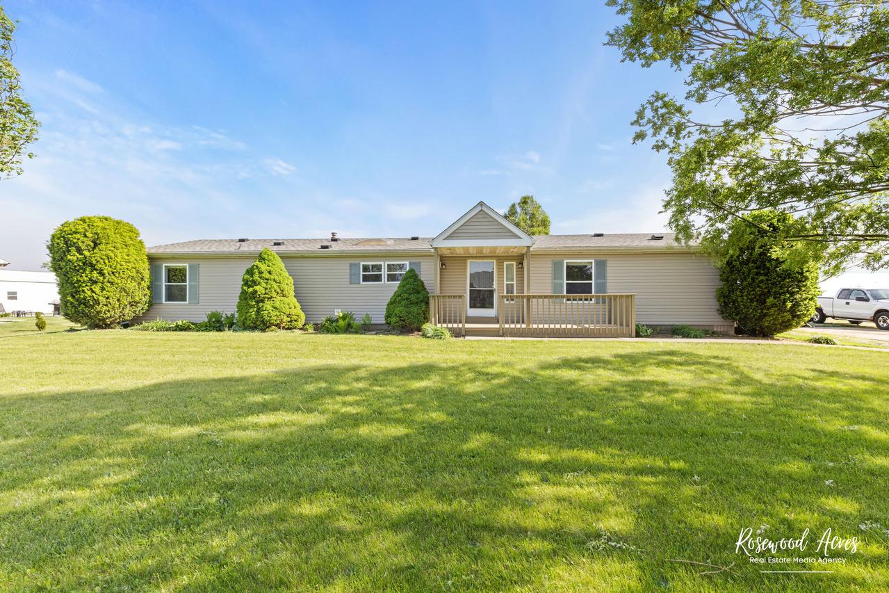 10868 E Le Claire St., Grant Park, IL 60940