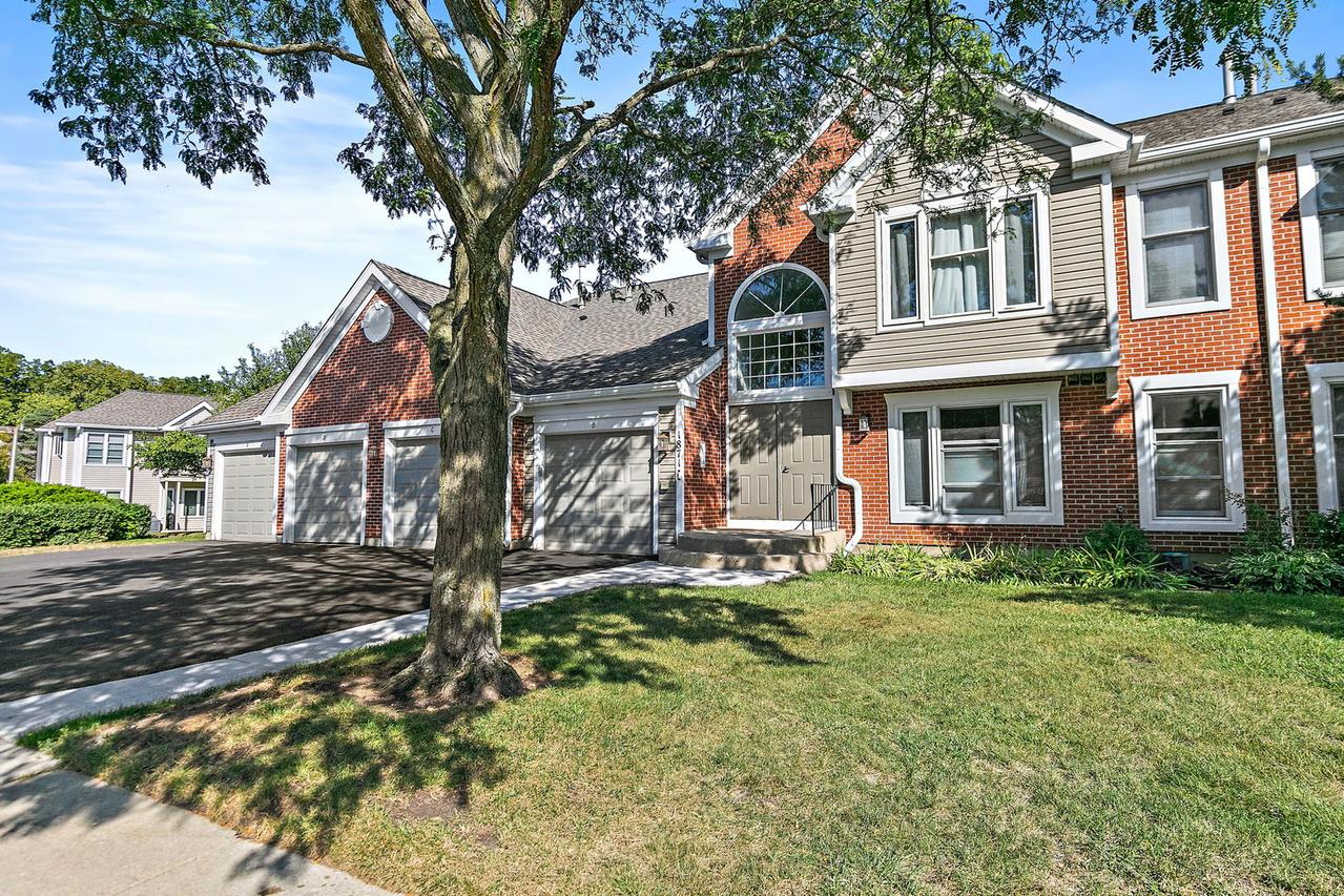 1871 Fox Run Dr. #A, Elk Grove Village, IL 60007