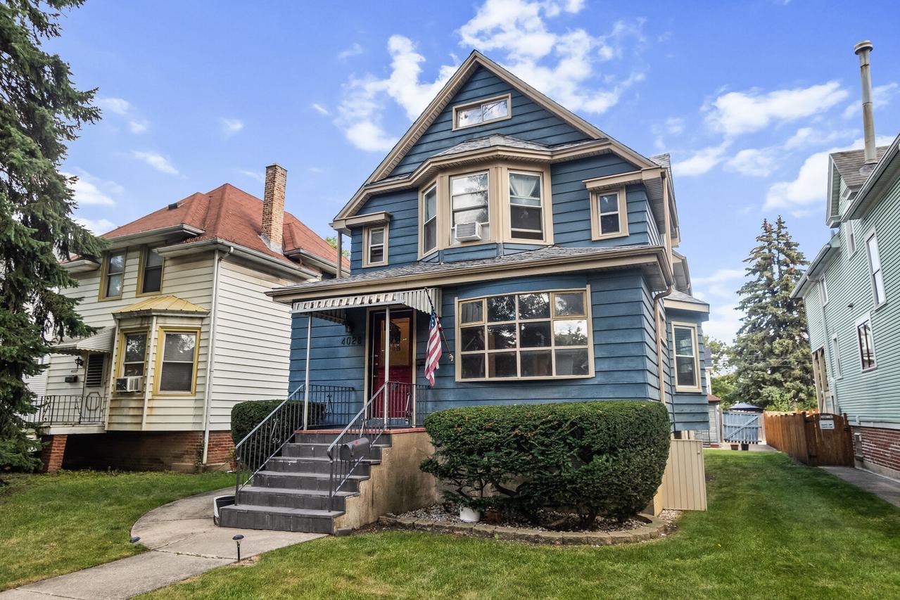 4028 W Waveland Ave., Chicago, IL 60641