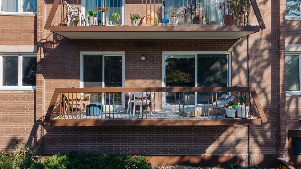 8000 W Foster Ln. #208, Niles, IL 60714