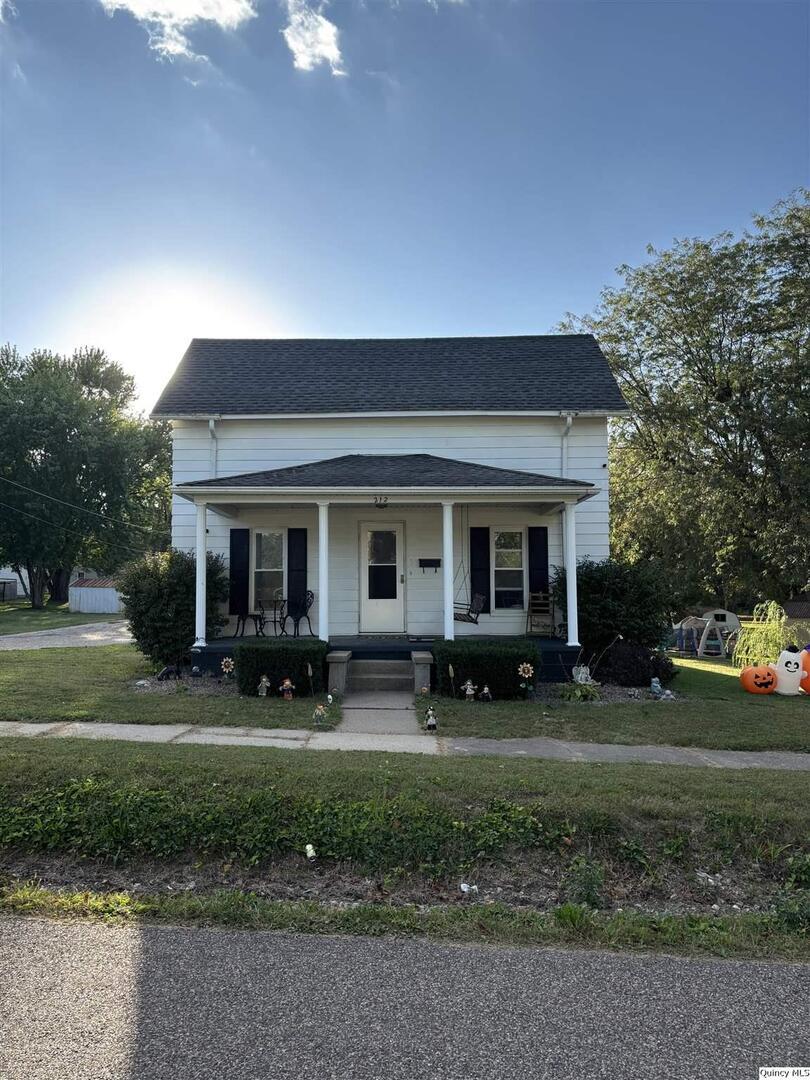 212 S First, Carthage, IL 62321