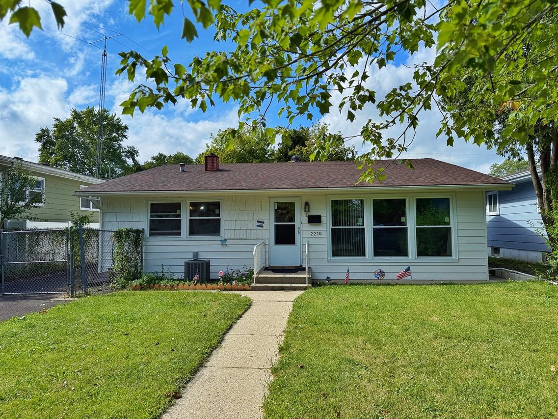 2210 Hermon Ave., Zion, IL 60099