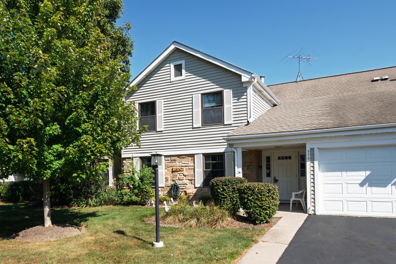 373 Southbury Ct. #D-1, Schaumburg, IL 60193