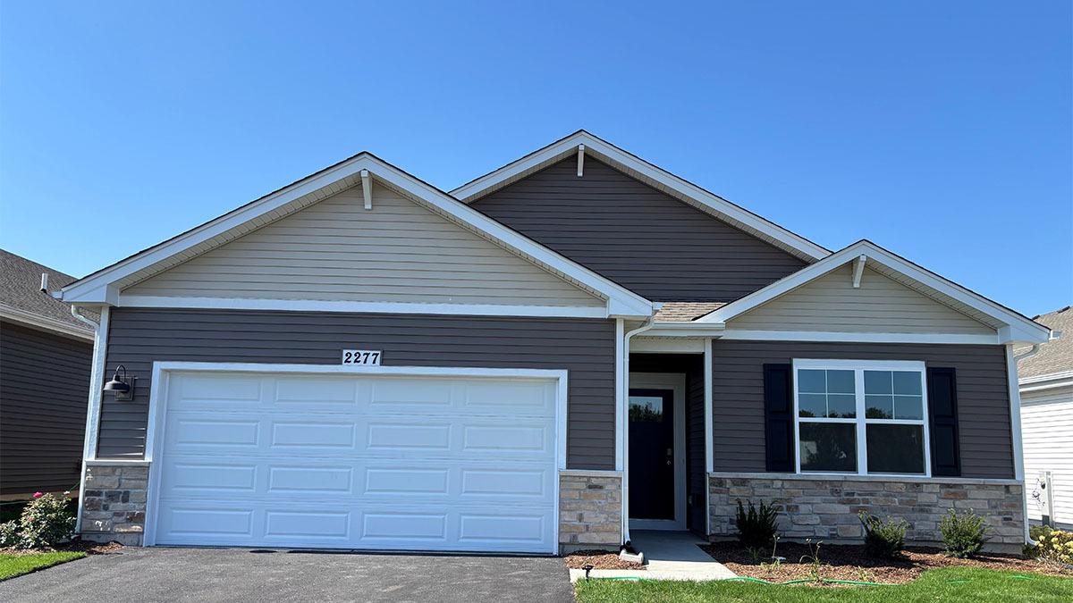 2277 Redwood Tr., Wonder Lake, IL 60097