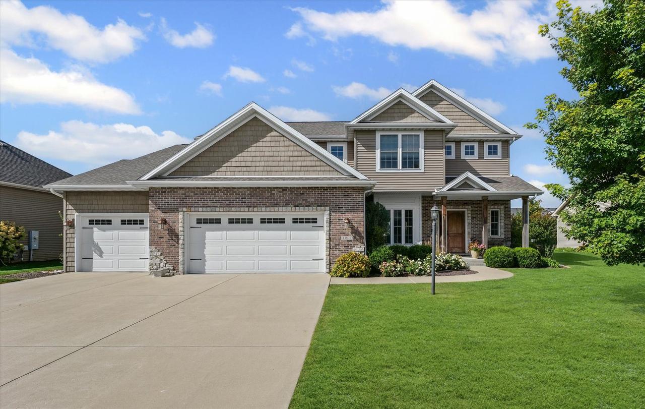 1211 English Oak Dr., Champaign, IL 61822