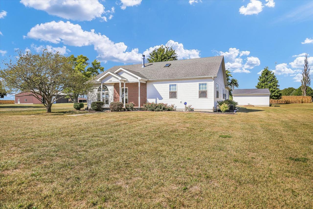 2510E Us Hwy 36, Newman, IL 61942