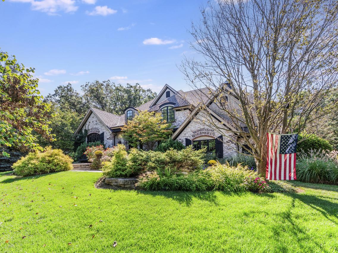 38W507 Fairway Dr., St. Charles, IL 60174