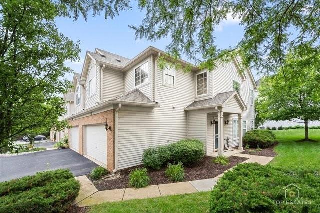 452 Jamestown Ct., Aurora, IL 60502