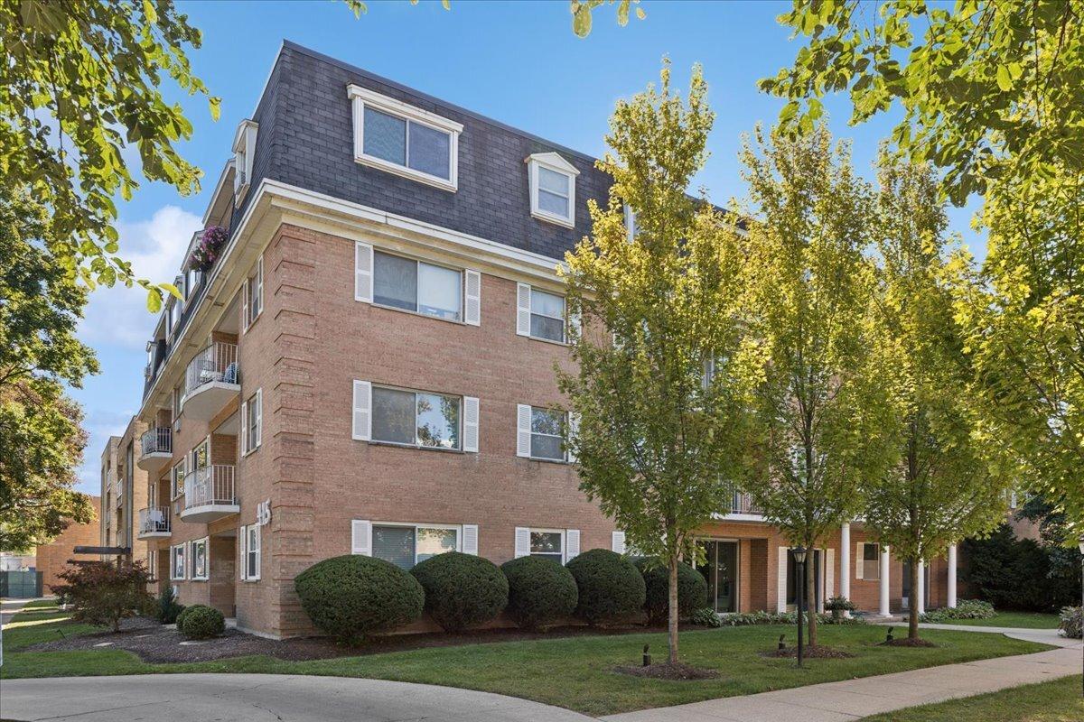 415 Wesley Ave. #36, Oak Park, IL 60302