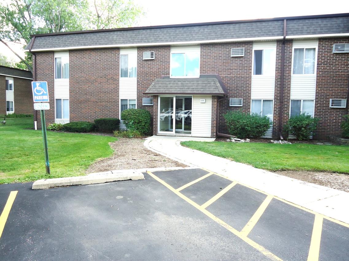 1115 Miller Ln. #104, Buffalo Grove, IL 60089