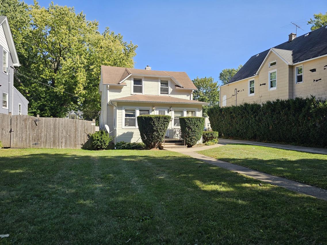 2805 Emmaus Ave., Zion, IL 60099