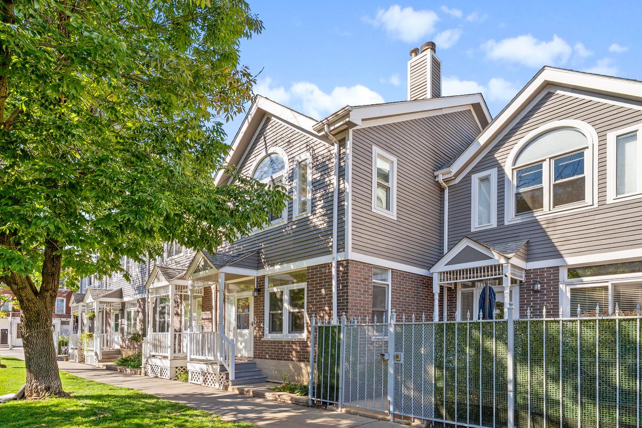 1150 W School St., Chicago, IL 60657