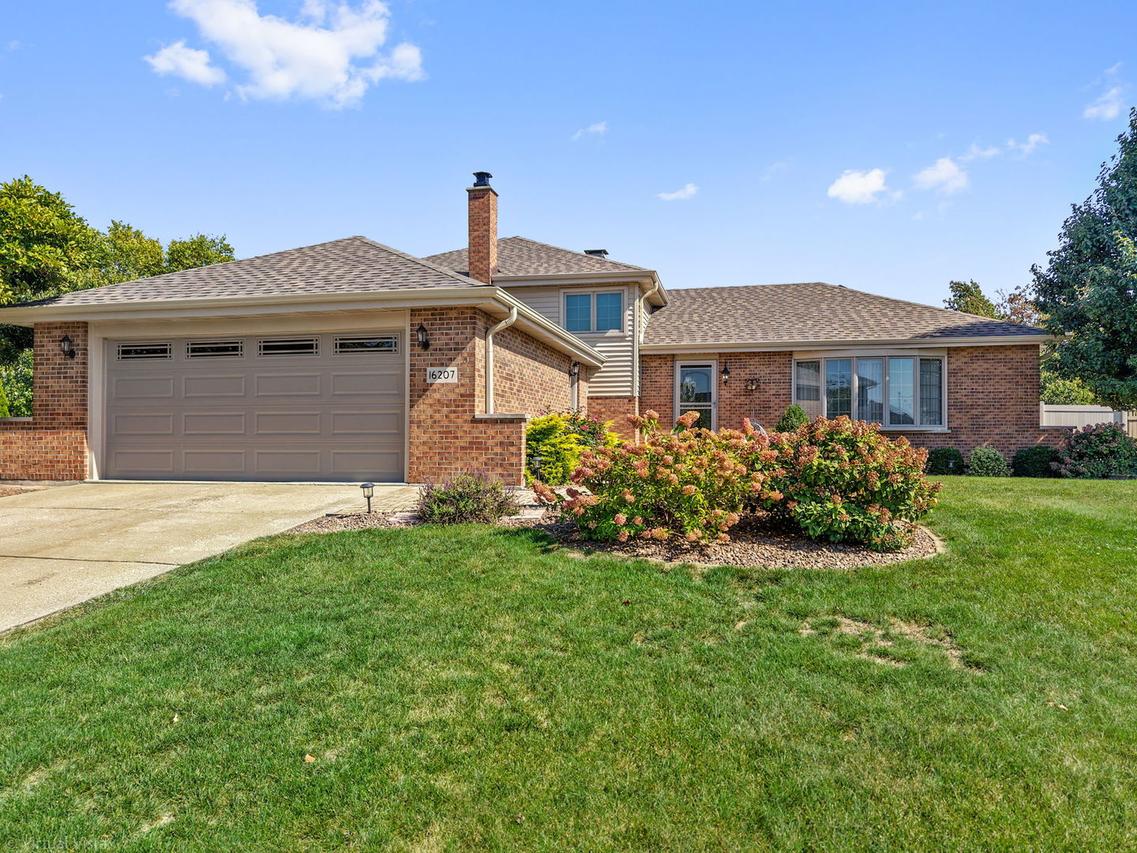 16207 Hamilton Ave., Tinley Park, IL 60477