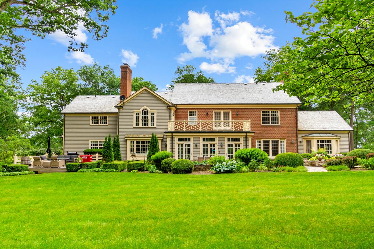 7208 White Oaks Rd., Harvard, IL 60033