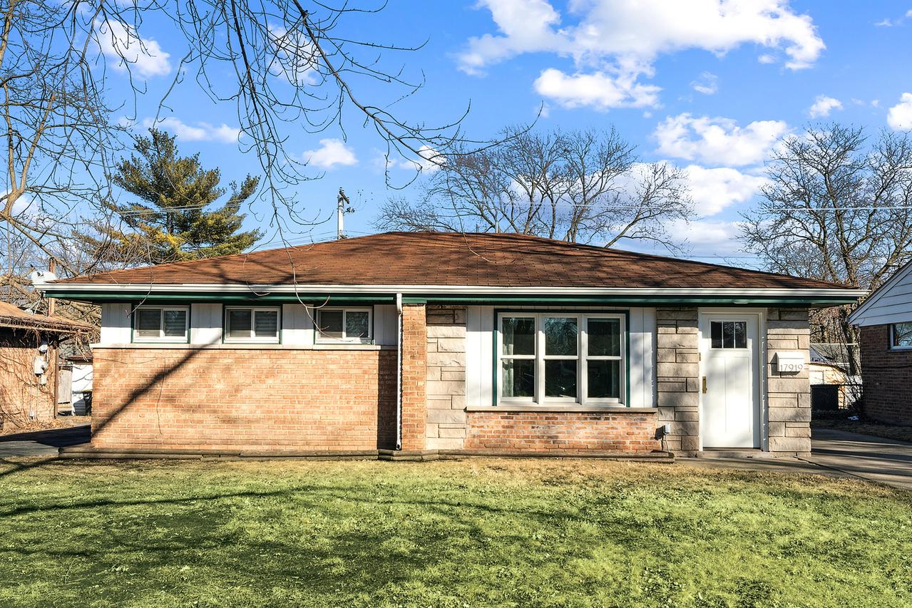17919 School St., Lansing, IL 60438