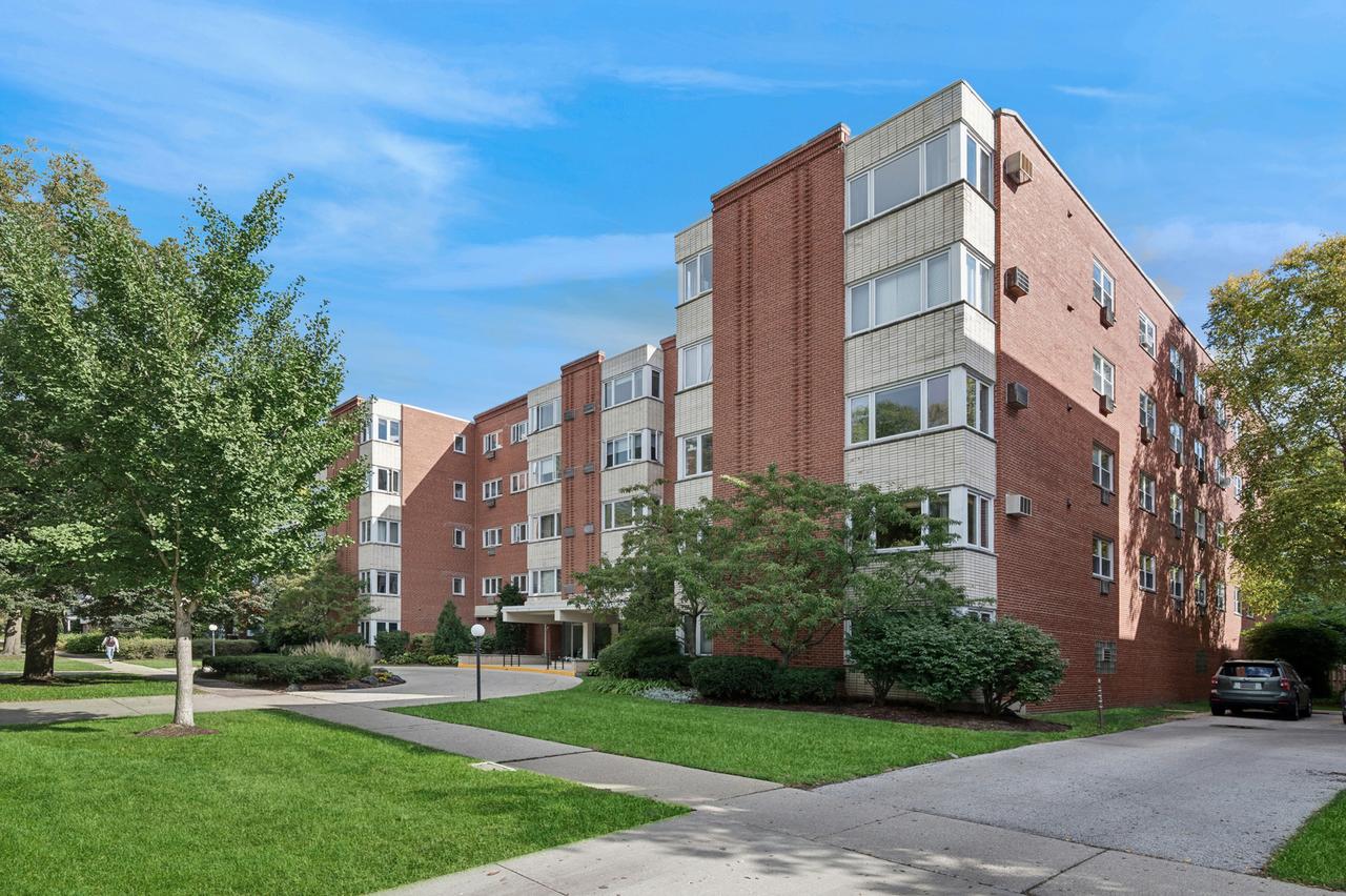 2033 Sherman Ave. #409, Evanston, IL 60201