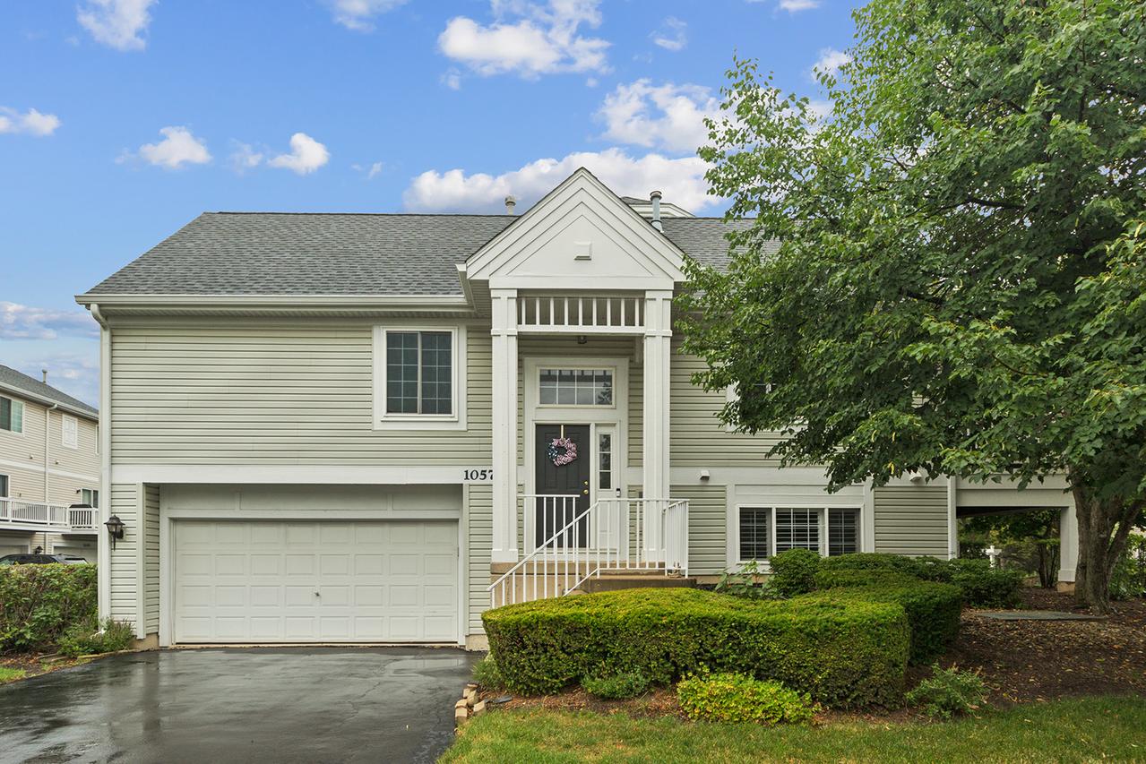 1057 Savoy Ct., Elk Grove Village, IL 60007