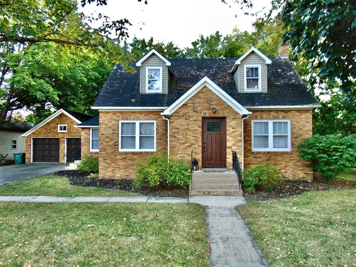 125 W Lasalle St., Somonauk, IL 60552