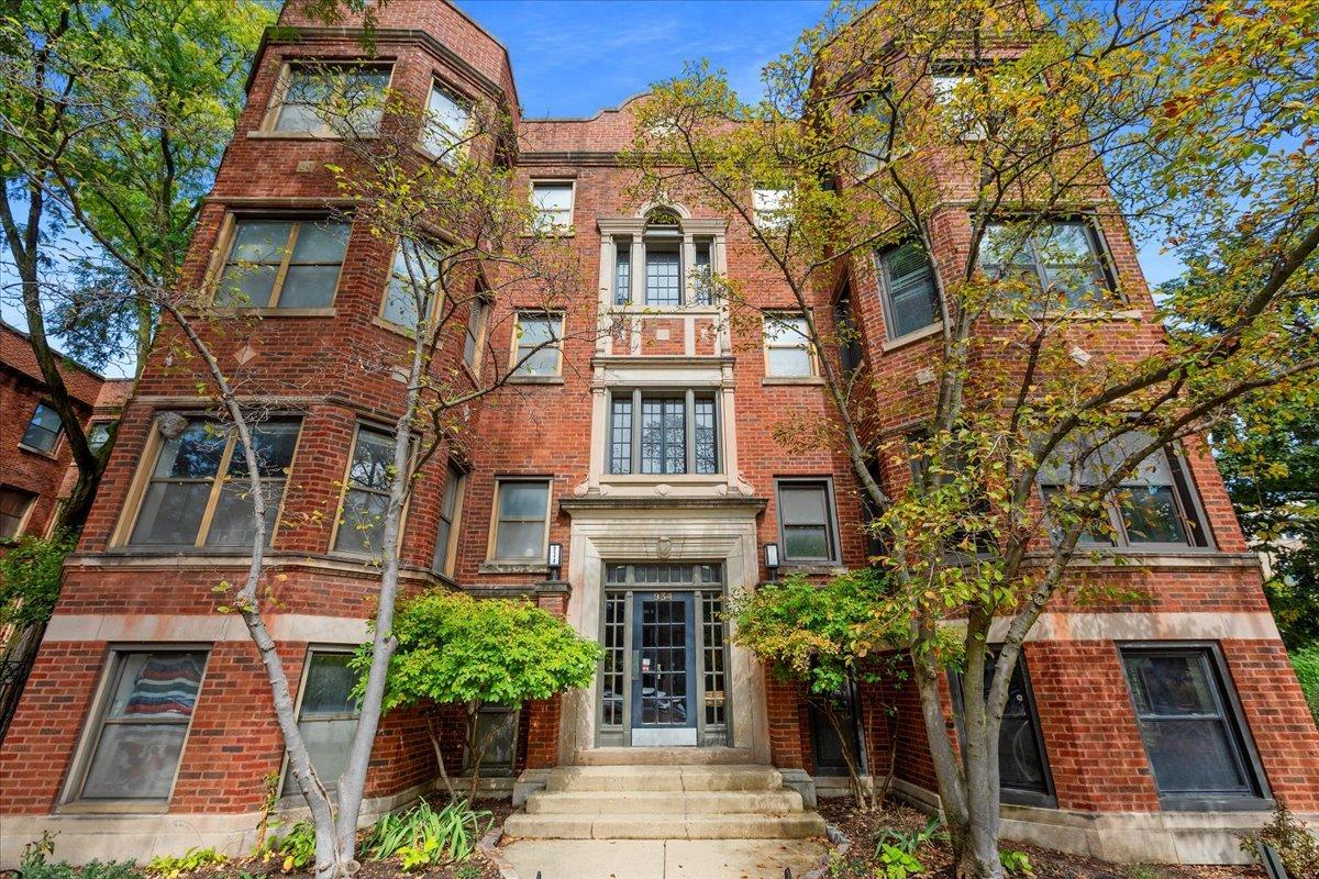 934 W Washington Blvd. #1E, Oak Park, IL 60302