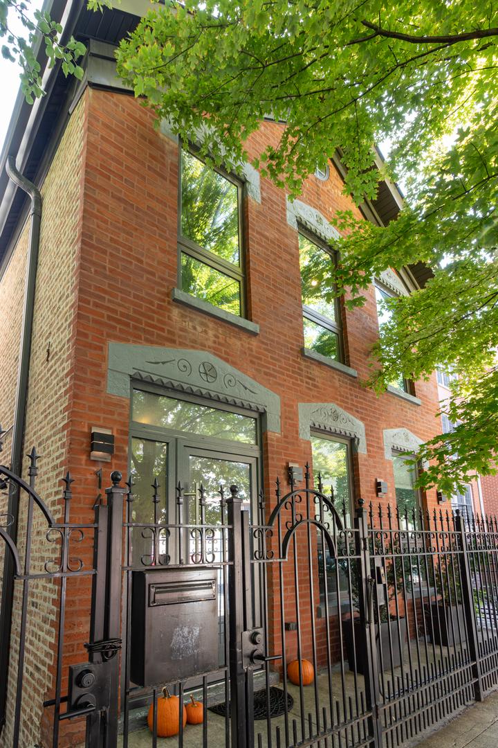 1457 W Walton St., Chicago, IL 60642