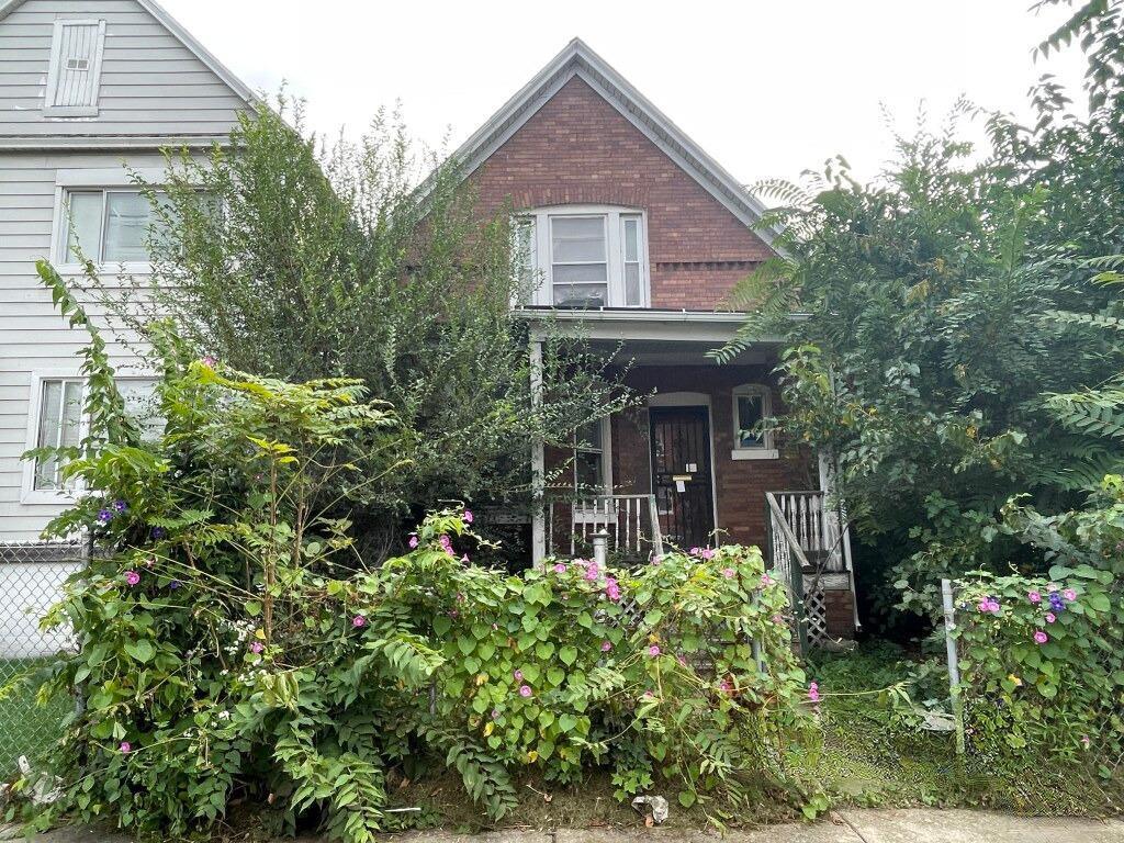 7327 S Kenwood Ave., Chicago, IL 60619
