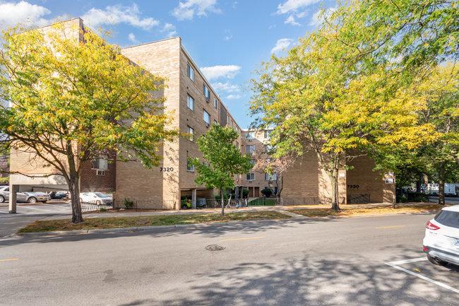 7320 N Rogers Ave. #514, Chicago, IL 60626