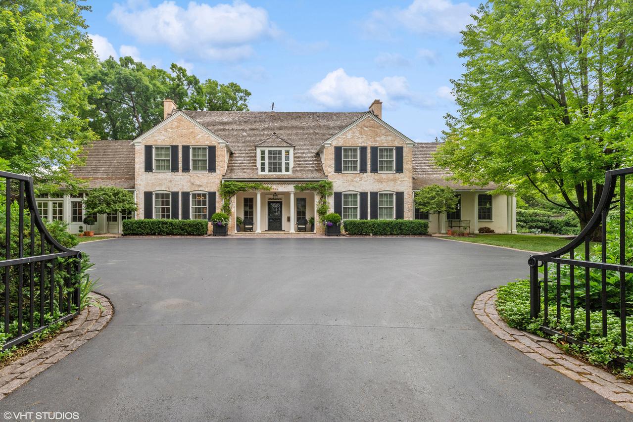 765 N Sheridan Rd., Lake Forest, IL 60045