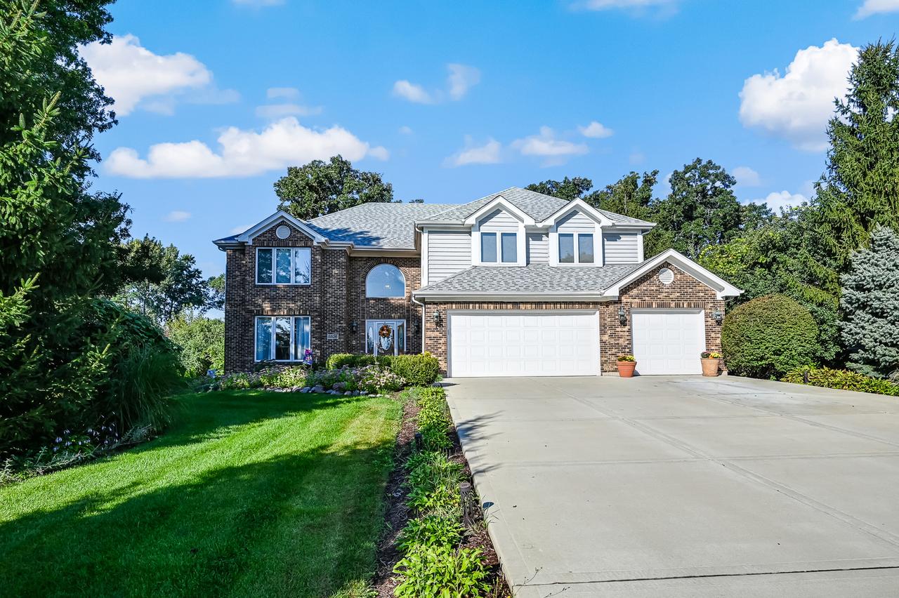 8826 Carlisle Ct., Darien, IL 60561