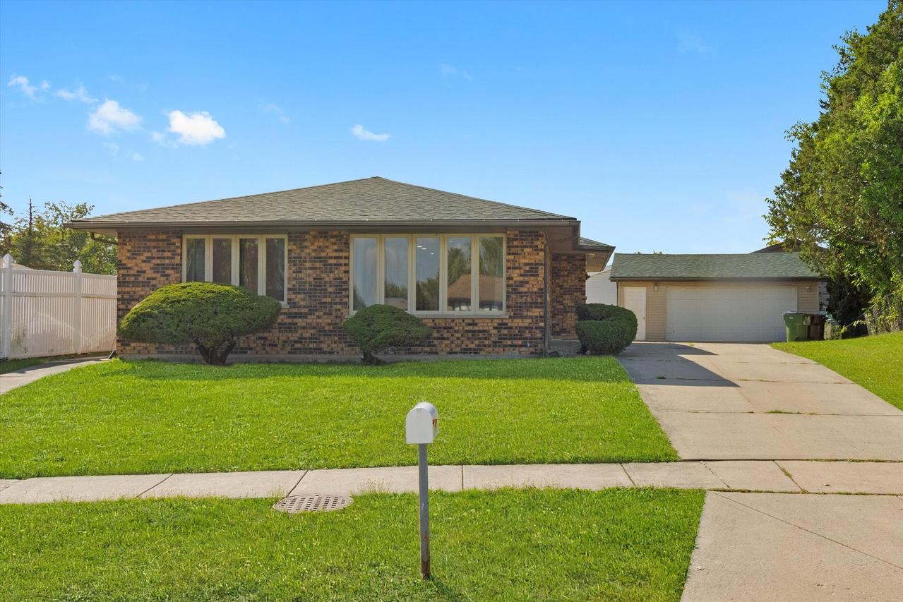 16666 Parliament Ave., Tinley Park, IL 60477