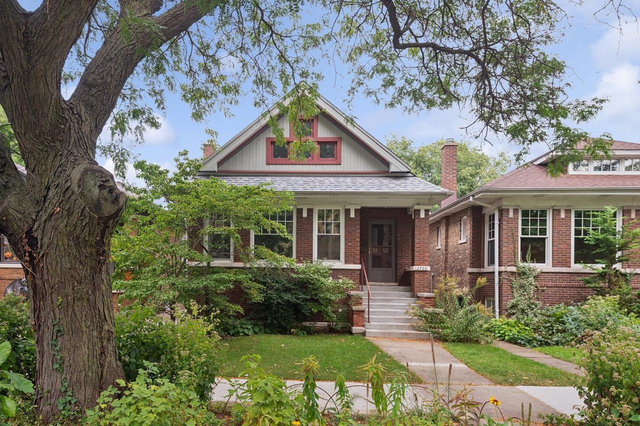 2720 W Gunnison St., Chicago, IL 60625