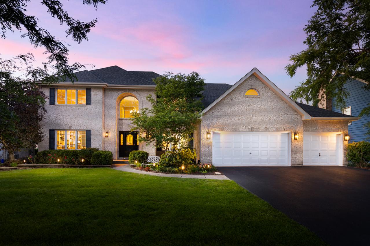 1427 Ada Ln., Naperville, IL 60540