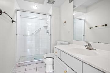 650 Laurel Ave. #303, Highland Park, IL 60035