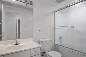 650 Laurel Ave. #303, Highland Park, IL 60035