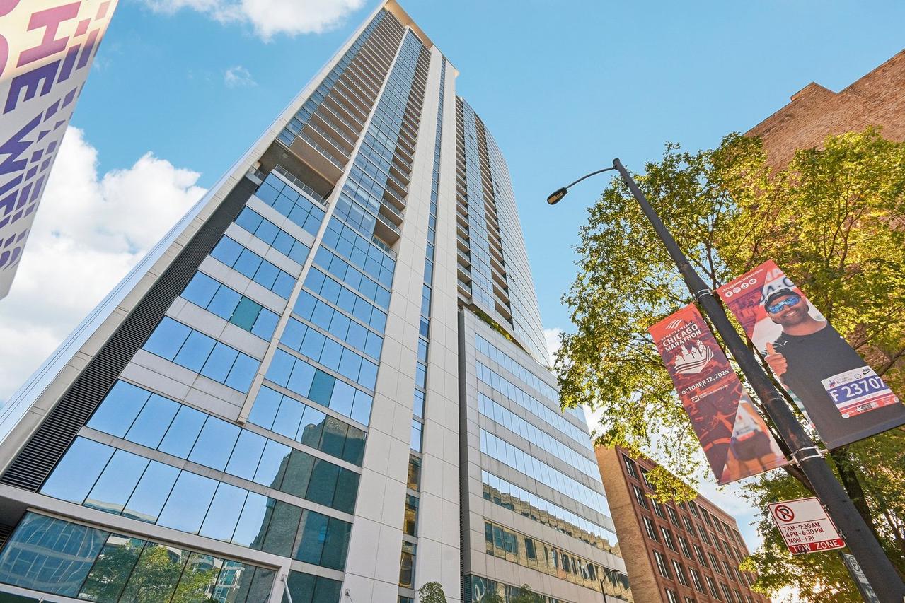 303 W Ohio St. #3309, Chicago, IL 60654