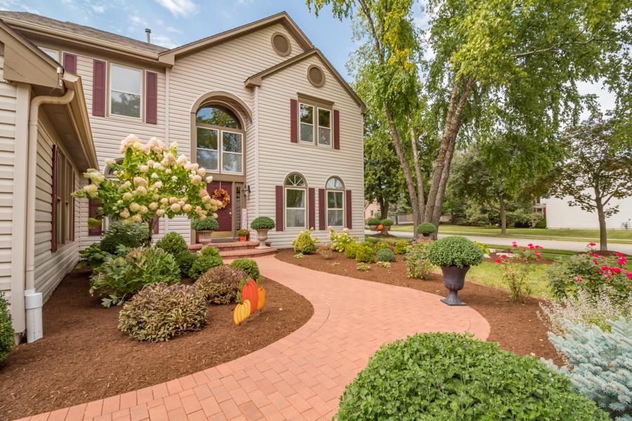 1582 Dogwood Dr., Crystal Lake, IL 60014