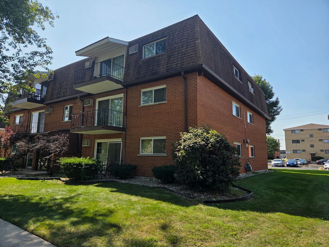 10510 Parkside Ave. #7, Chicago Ridge, IL 60415