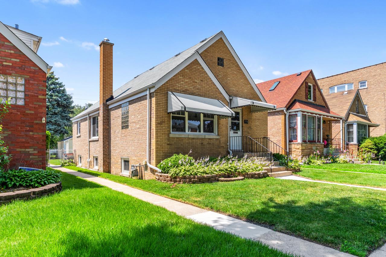 3734 Oak Park Ave., Berwyn, IL 60402