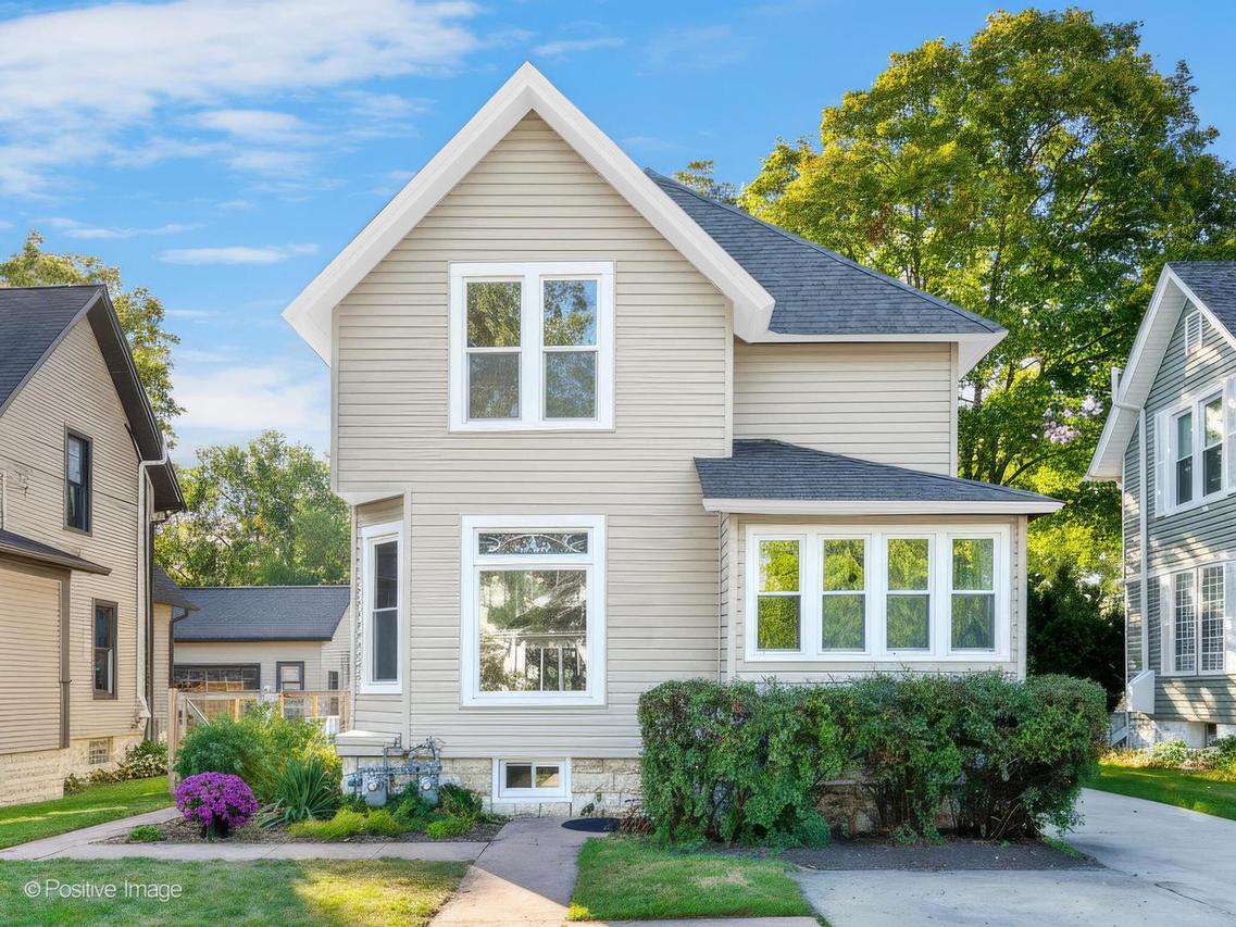 126 N Ellis Ave., Wheaton, IL 60187