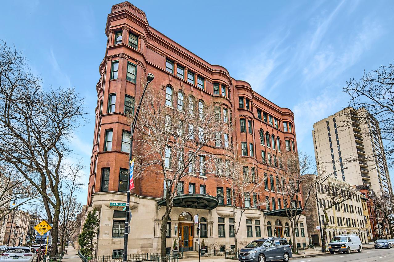 1500 N Lasalle Dr. #2A, Chicago, IL 60610