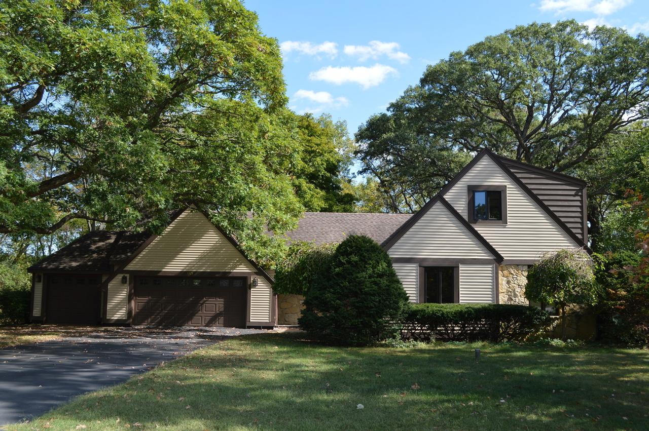 1701 Woodcrest Dr., St. Anne, IL 60964