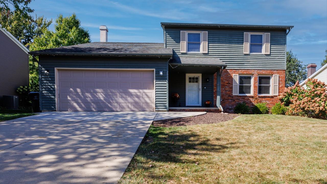 2007 Fallen Oak Rd., Bloomington, IL 61704