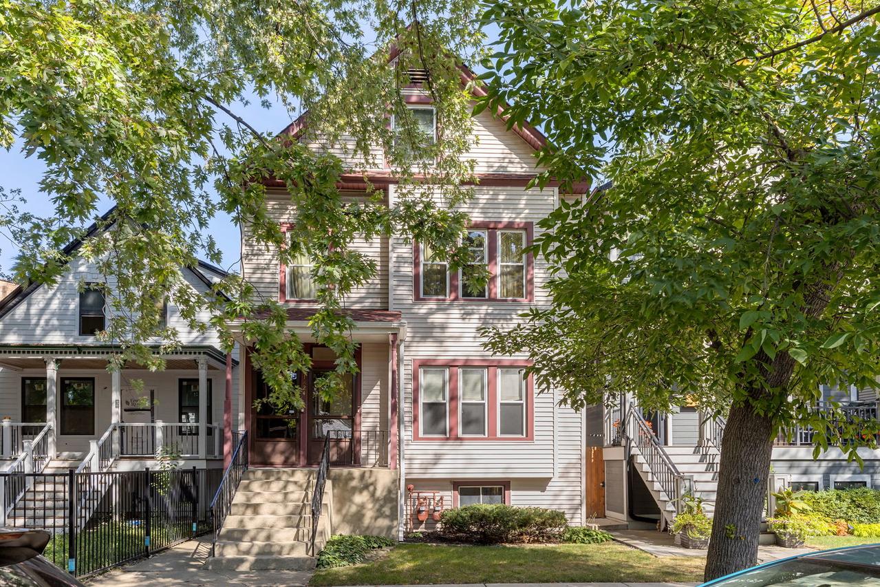 1824 W Farragut Ave., Chicago, IL 60640