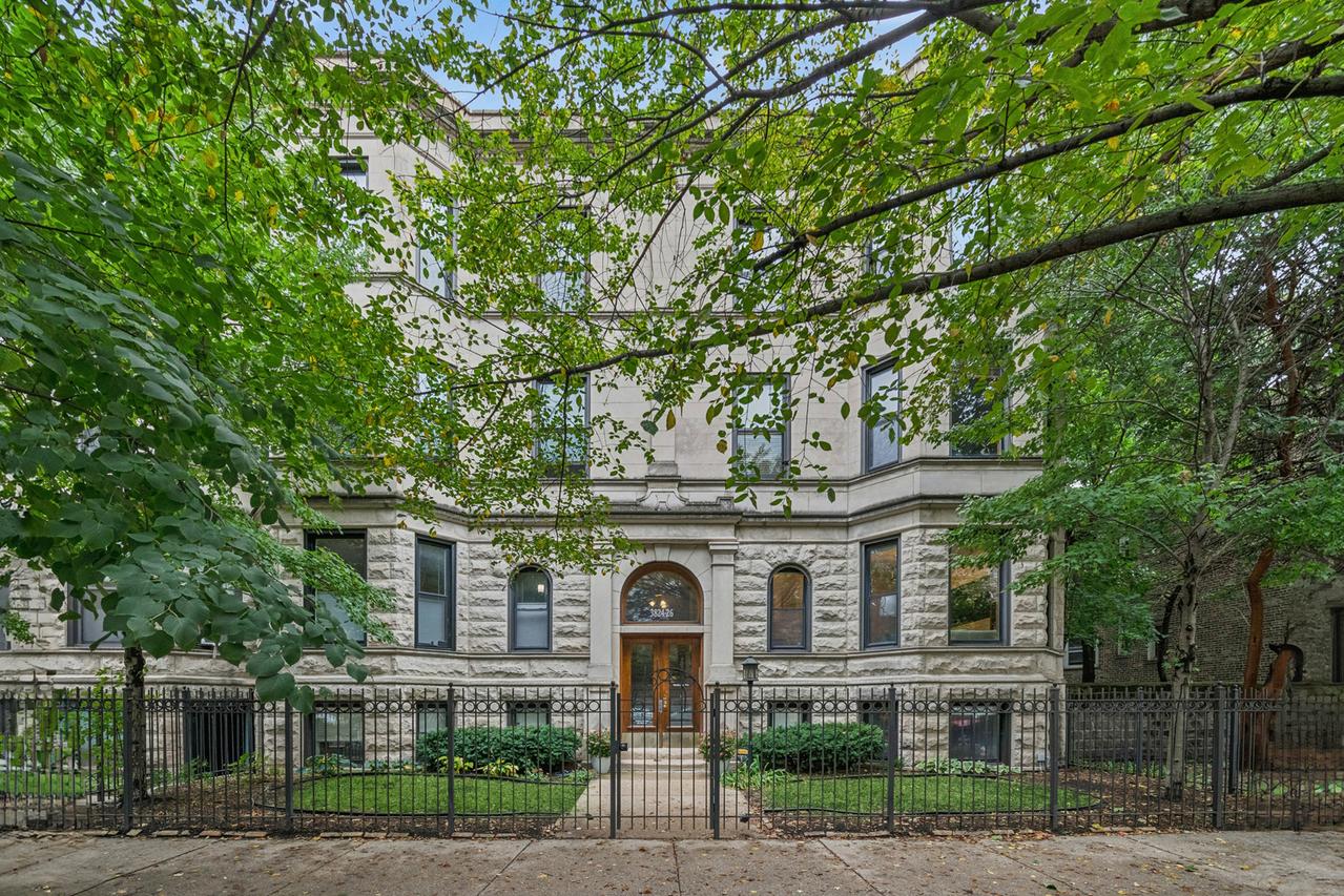 3826 N Fremont St. #1N, Chicago, IL 60613