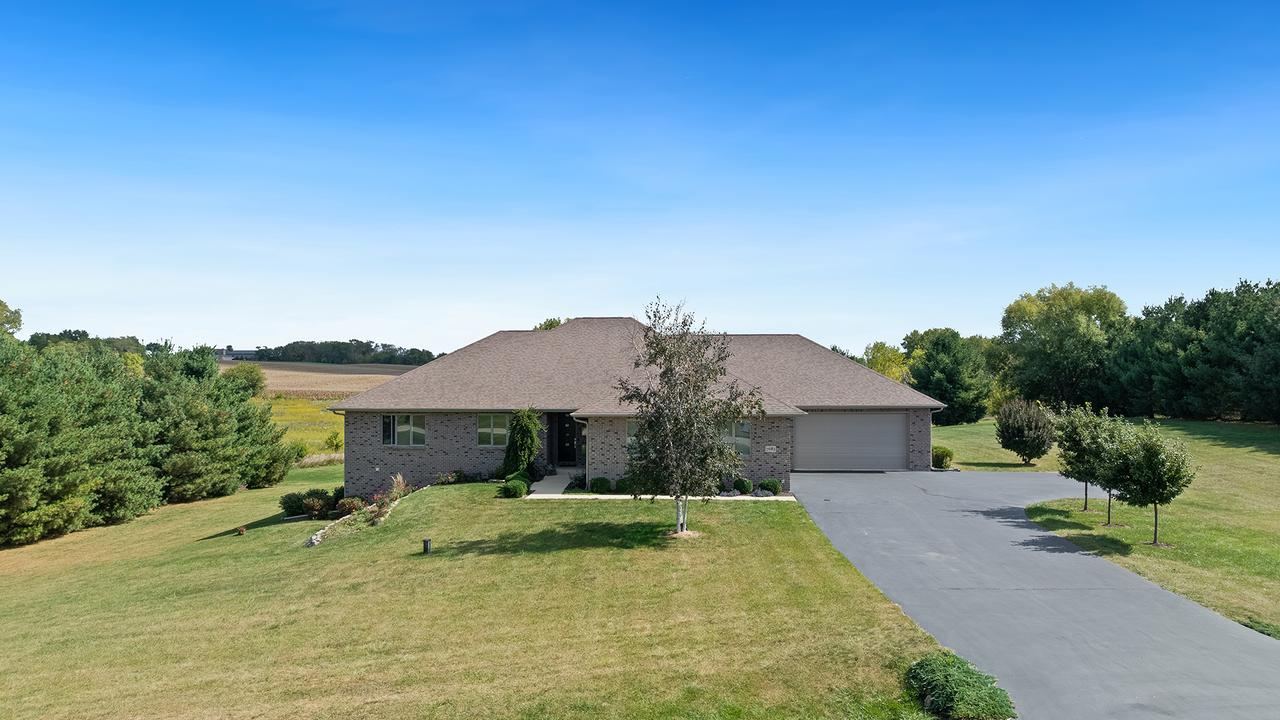 7683 N Kylewood Dr., Stillman Valley, IL 61084