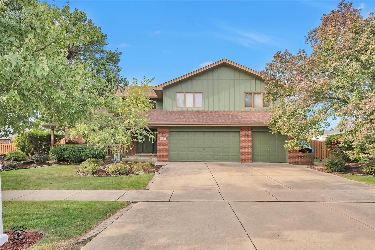8543 Brookside Glen Dr., Tinley Park, IL 60487