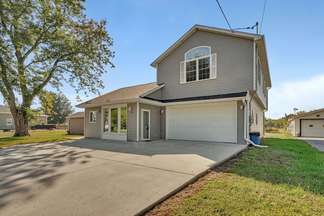 595 W Rathburn St., Carbon Hill, IL 60416