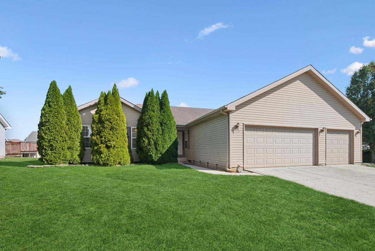 529 Chestnut Ln., Peotone, IL 60468