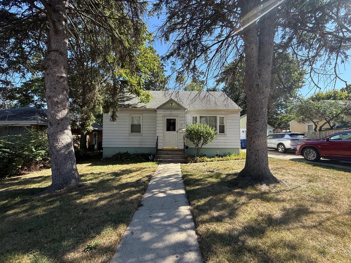 33 Worack Pl., Waukegan, IL 60085